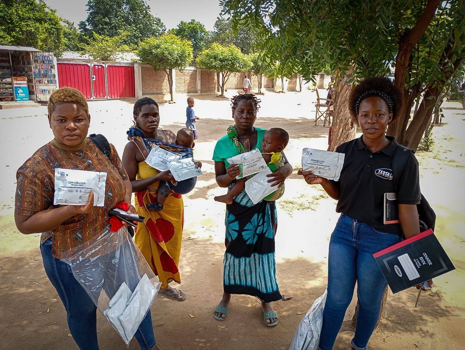 Distribuição de ATHIV e preservativos no distrito de Moatize, província de Tete